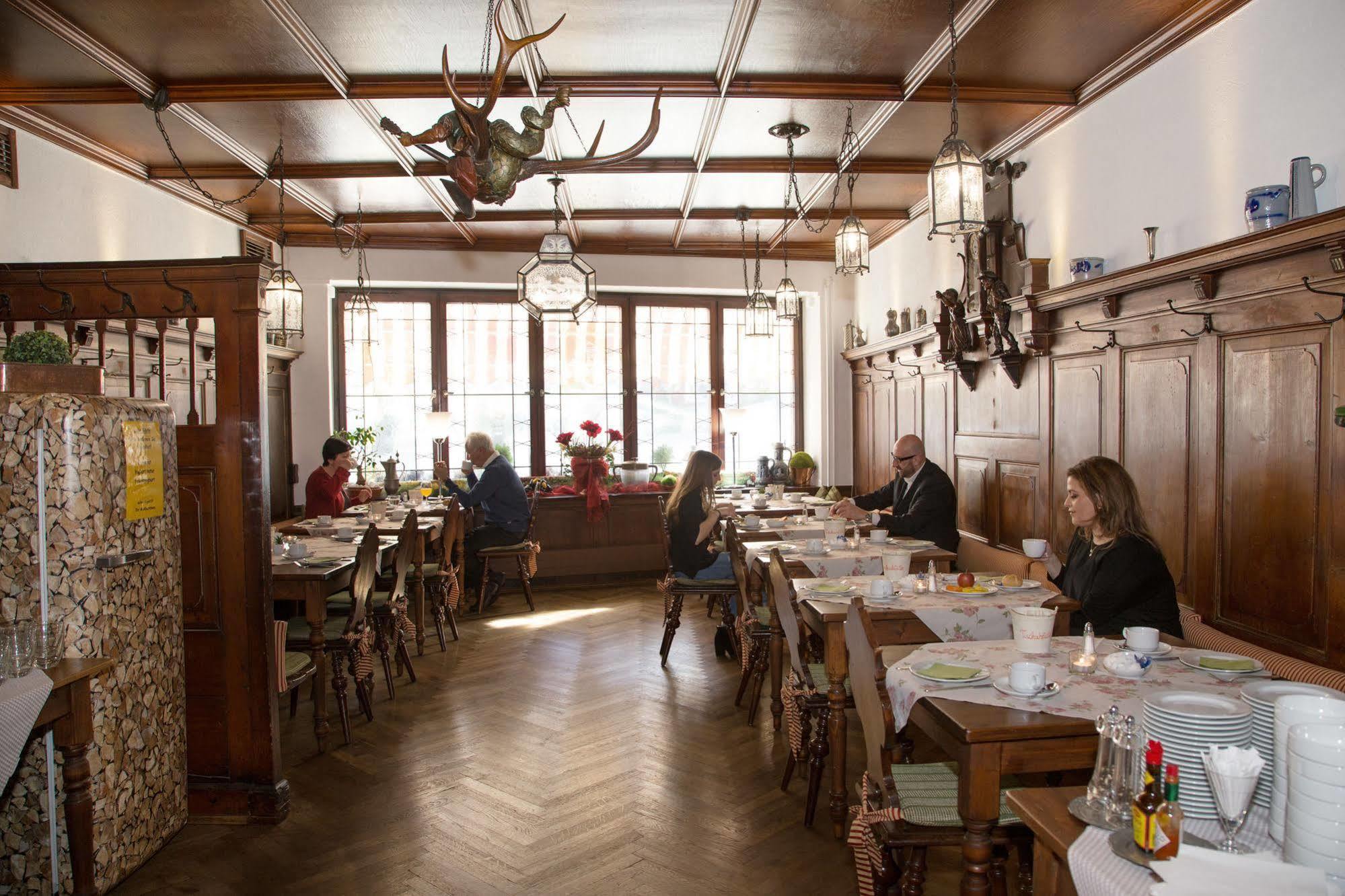ויינגרטן Hotel Waldhorn מראה חיצוני תמונה